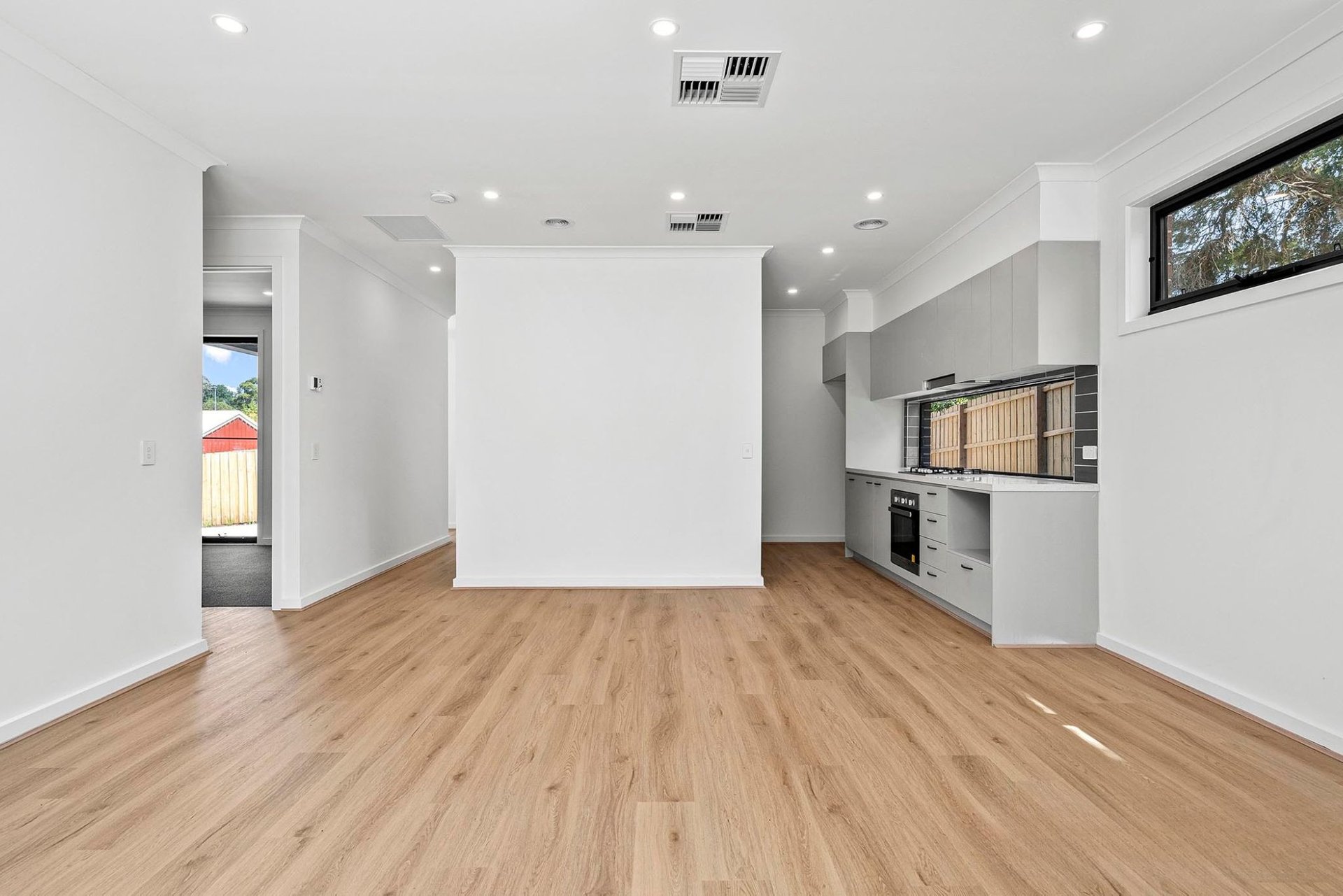 10B MacMillan Street, Mooroolbark image 3