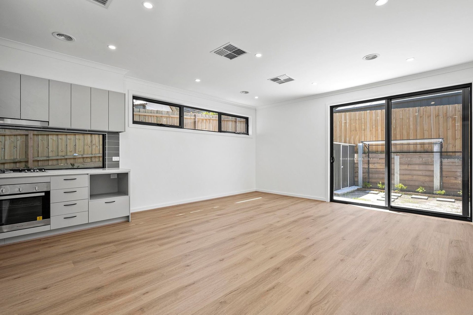 10B MacMillan Street, Mooroolbark image 2