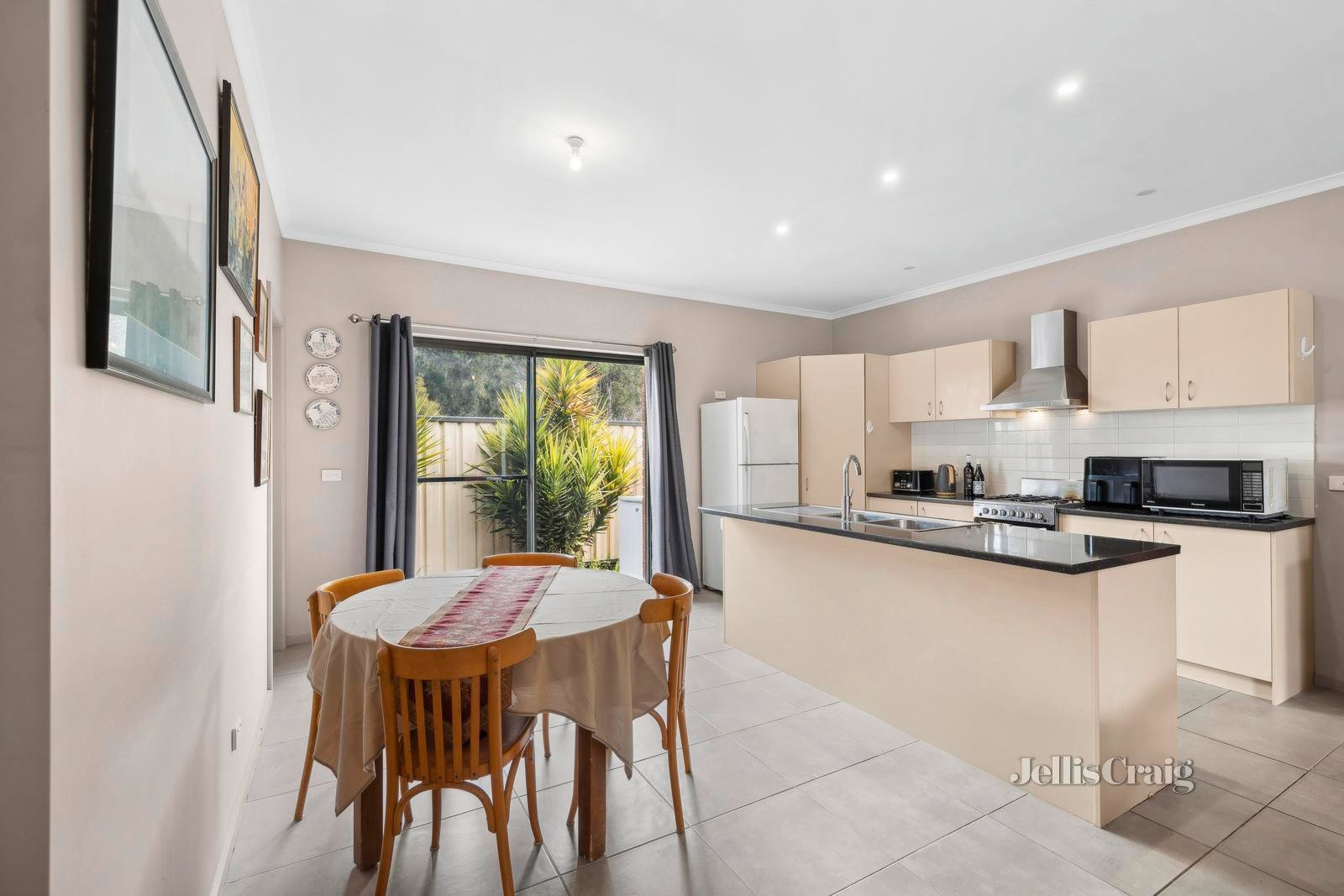 10B Moscript Street, Campbells Creek image 2