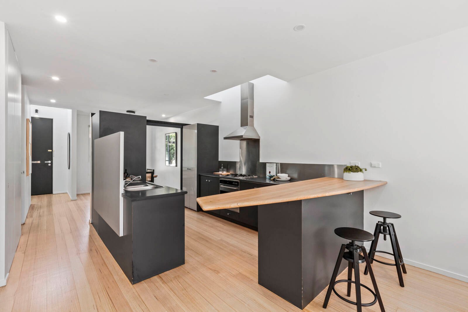 Property Gallery Thumbnail 4