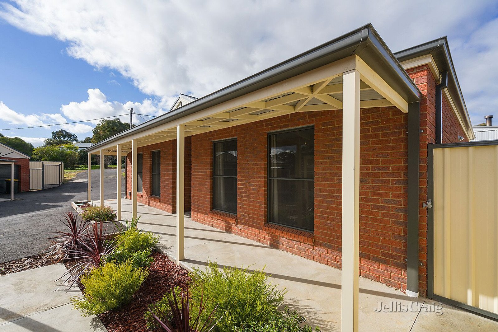10D Moscript Street, Campbells Creek image 2