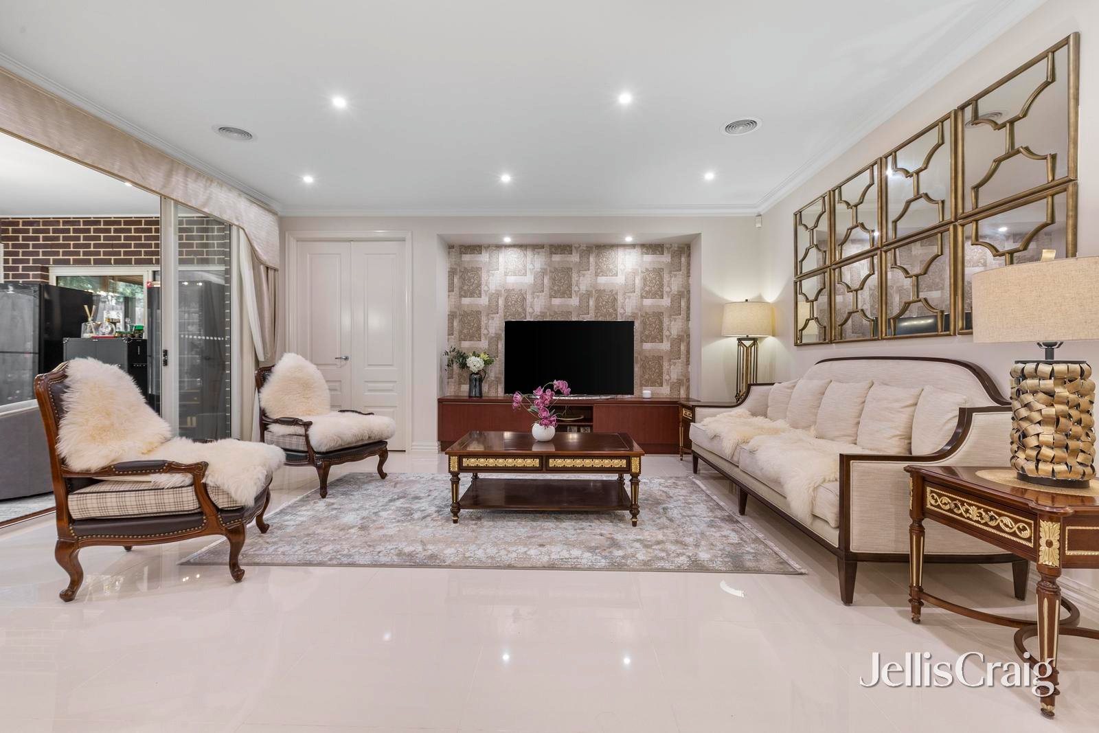 11 Aitchison Court, Glen Waverley image 3