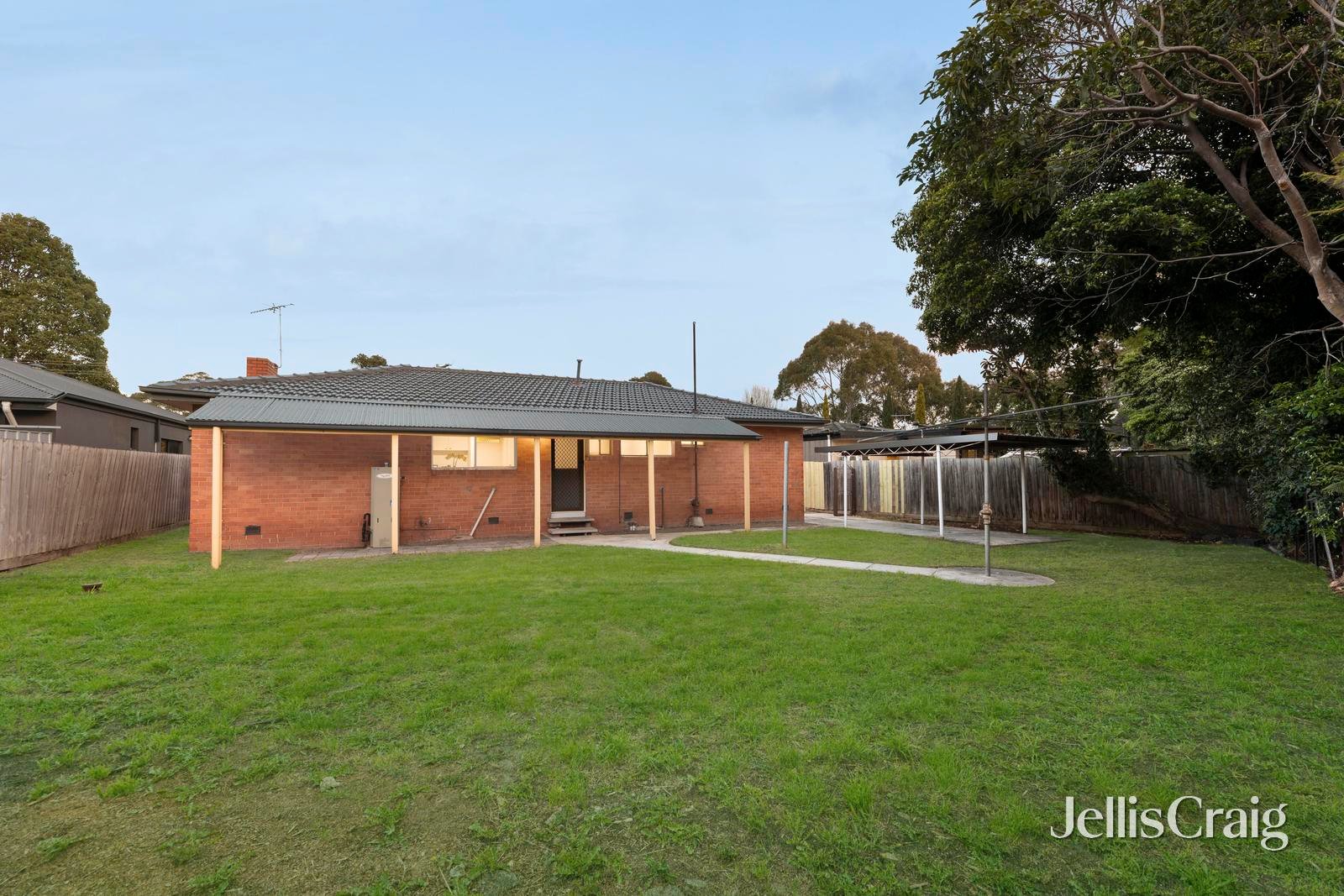 11 Akuna Avenue, Notting&nbsp;Hill image 14