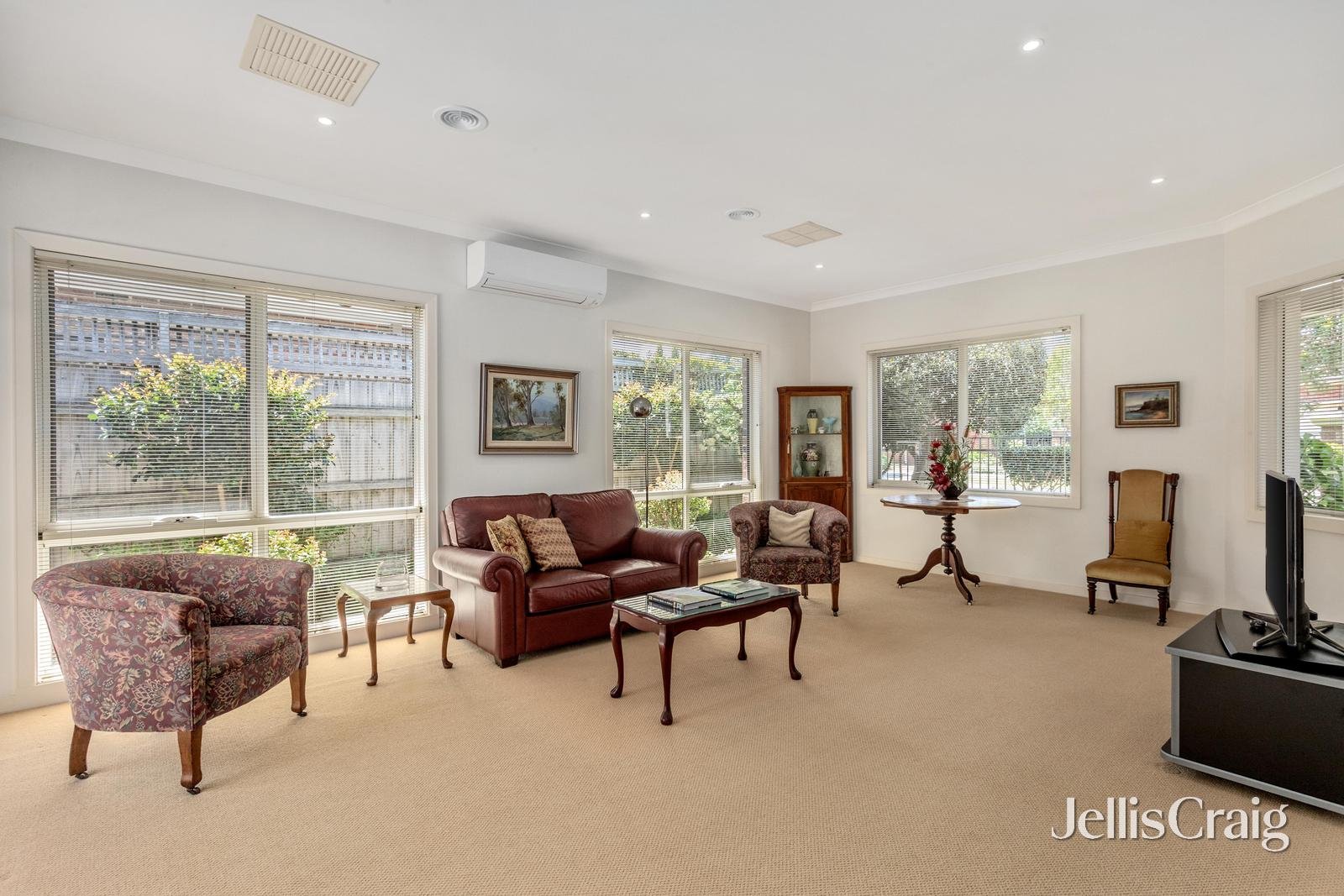 11 Alexander Street, Mount Waverley image 2
