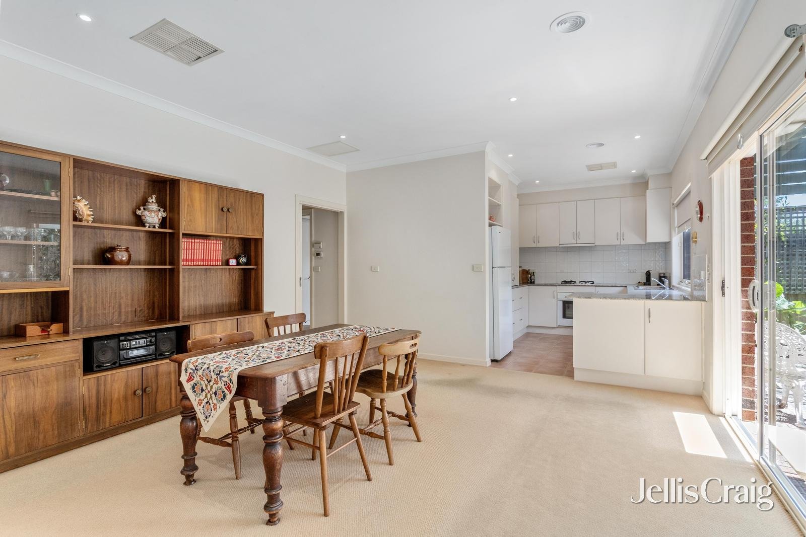 11 Alexander Street, Mount Waverley image 4