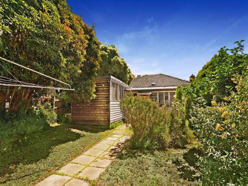 11 Allison Road, Mont Albert North image 4