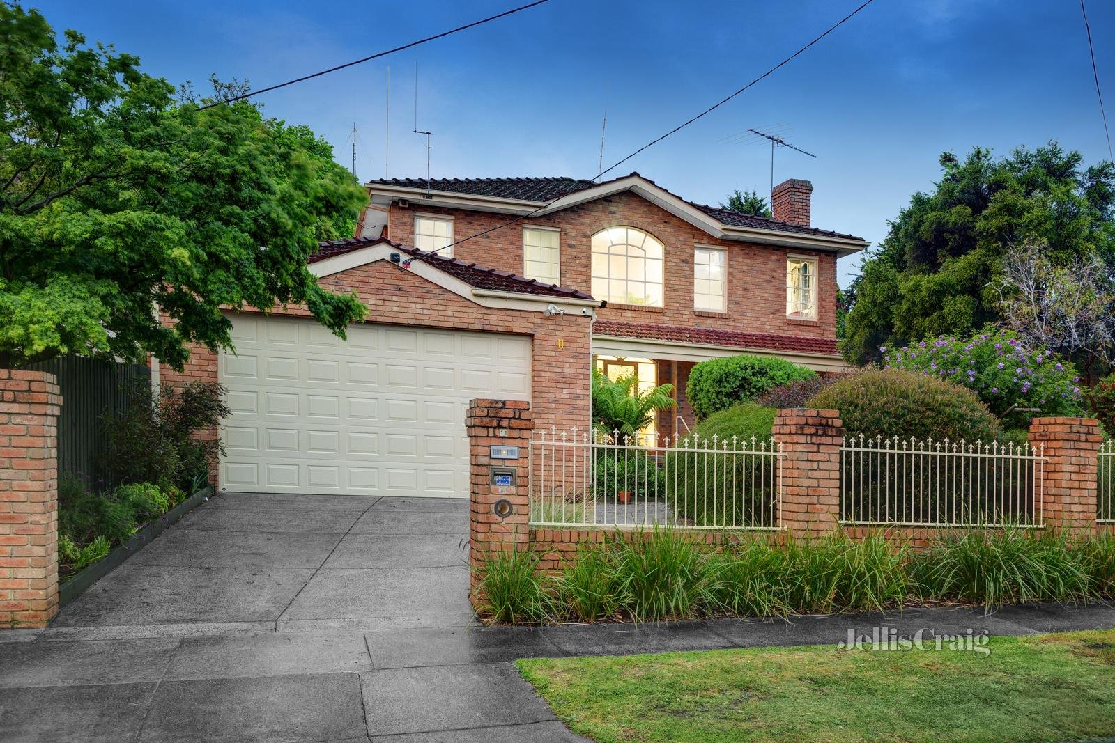 11 Allister Street, Mount Waverley image 1