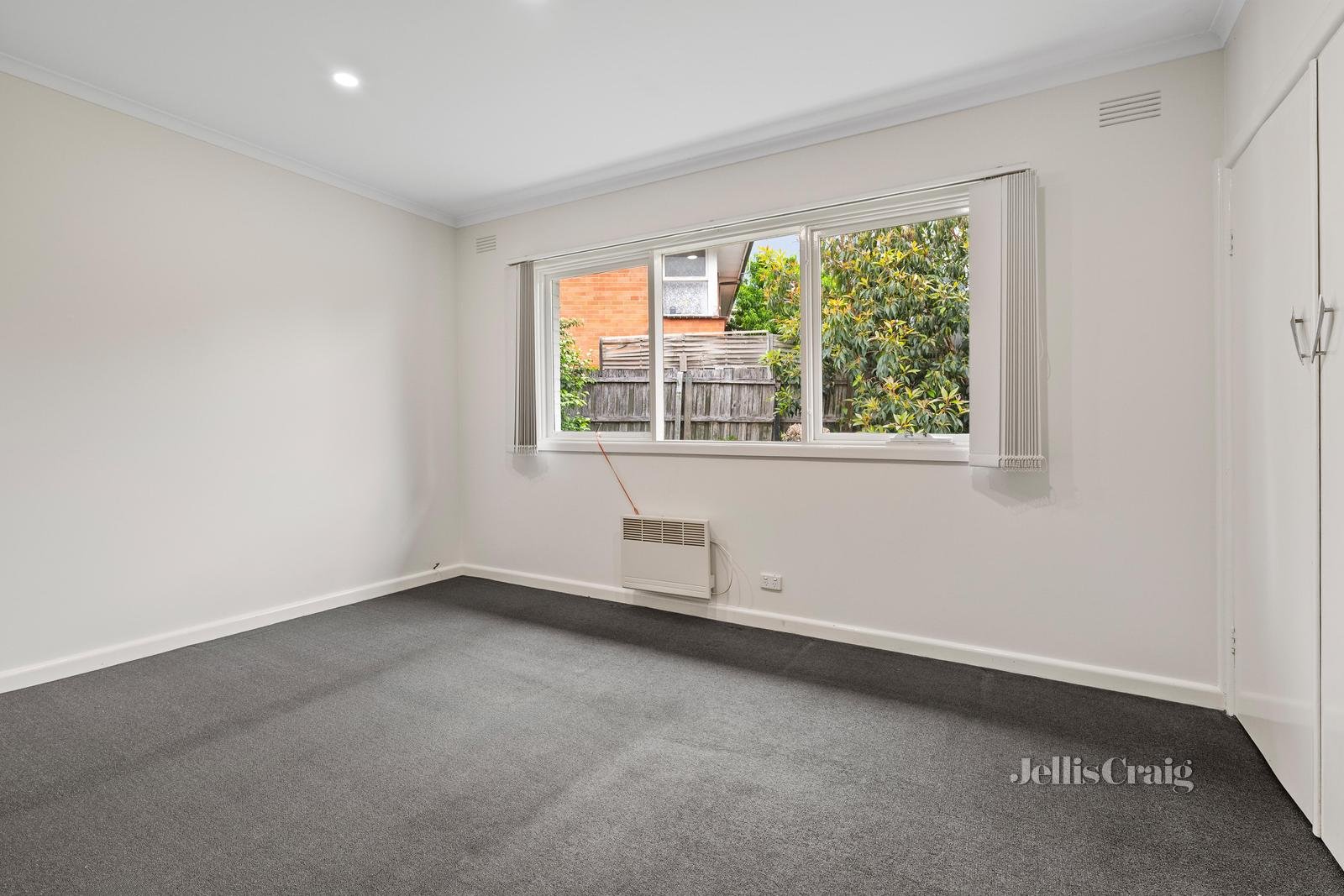 11 Andrew Street, Mount Waverley image 5