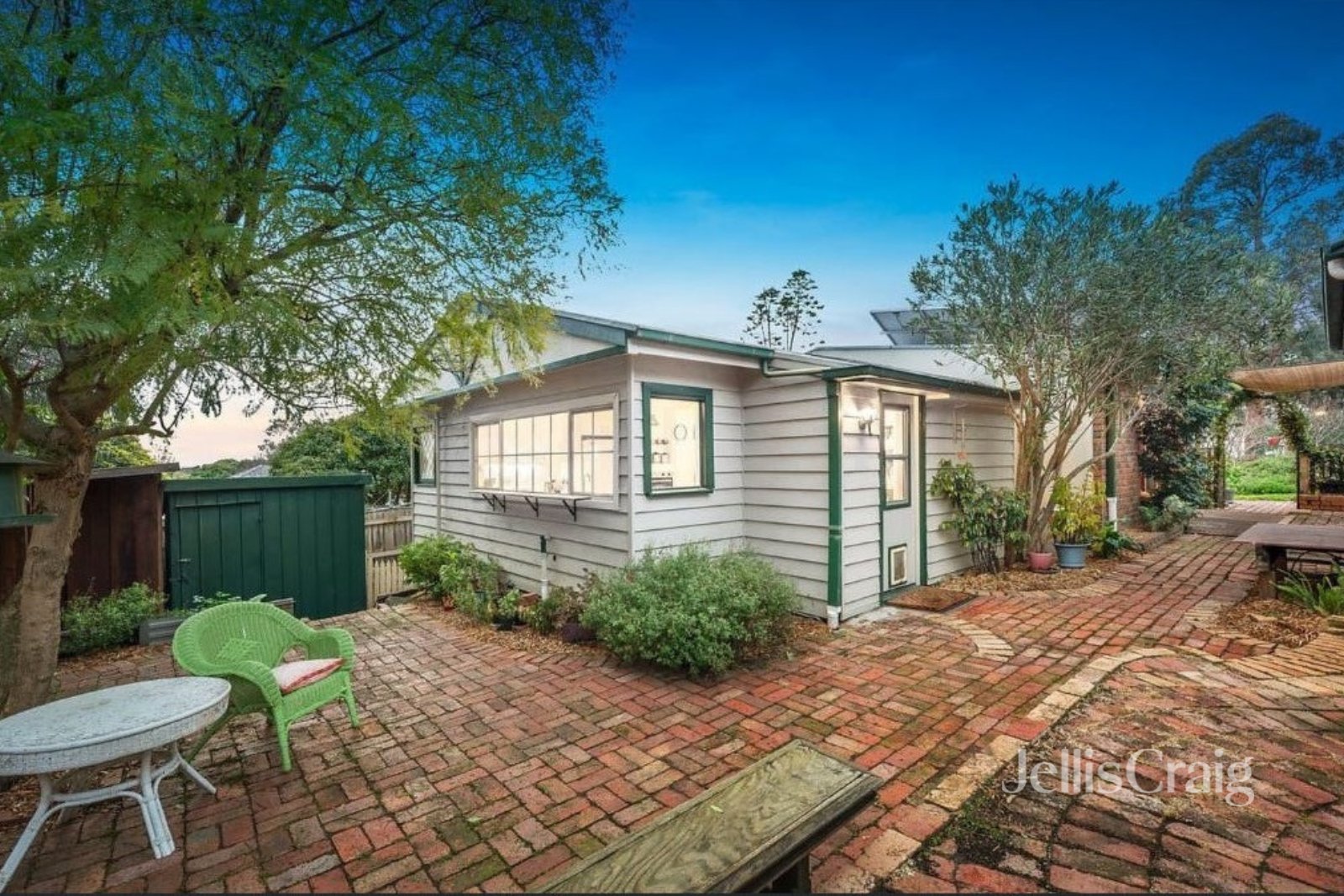 11 Arthur Street, Briar&nbsp;Hill image 2