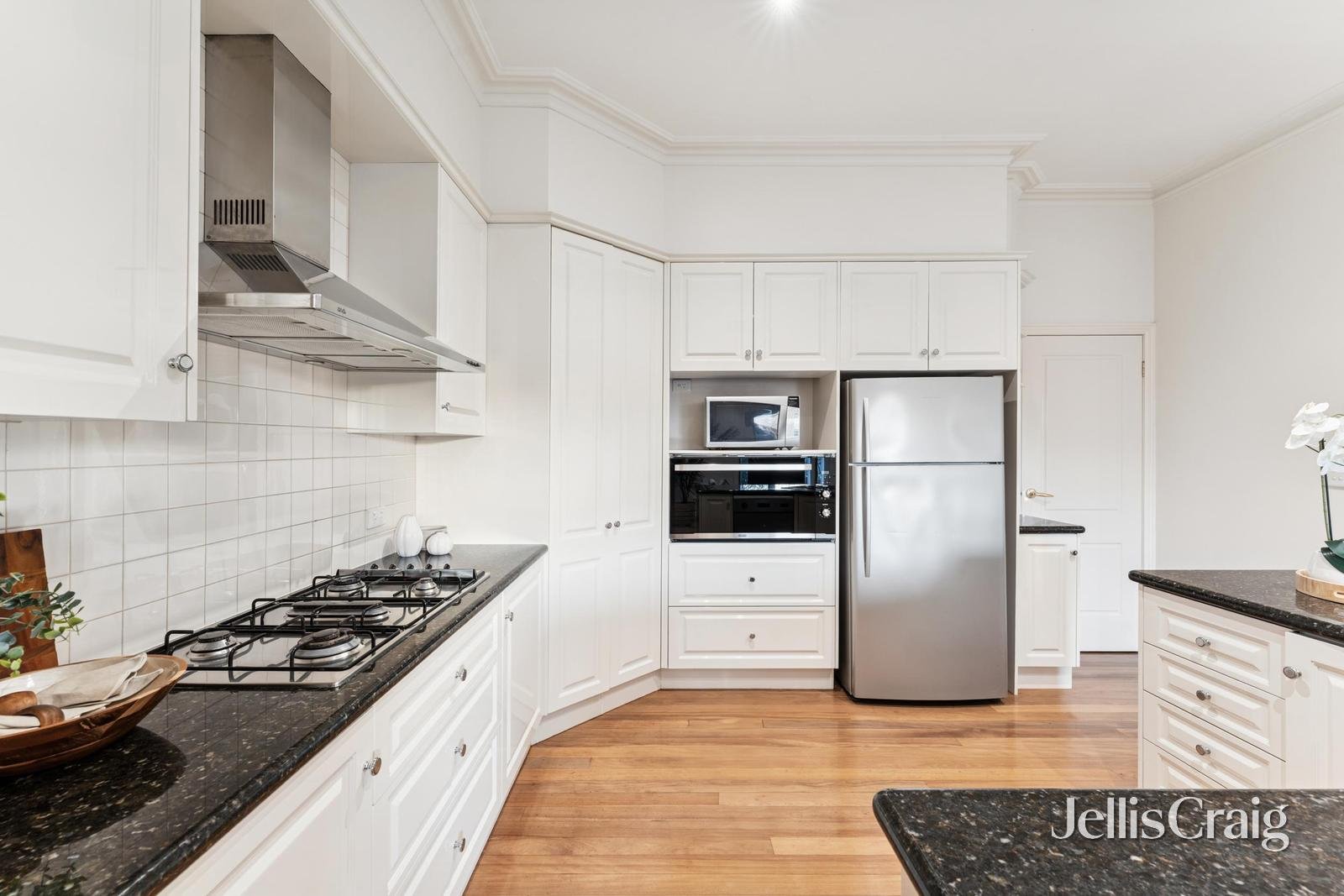 11 Augustus Rise, Templestowe image 6