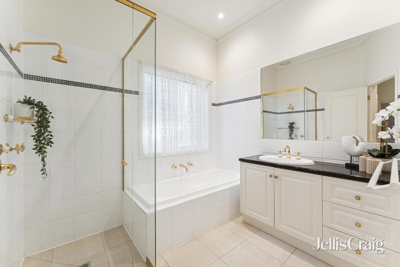 11 Augustus Rise, Templestowe image 11