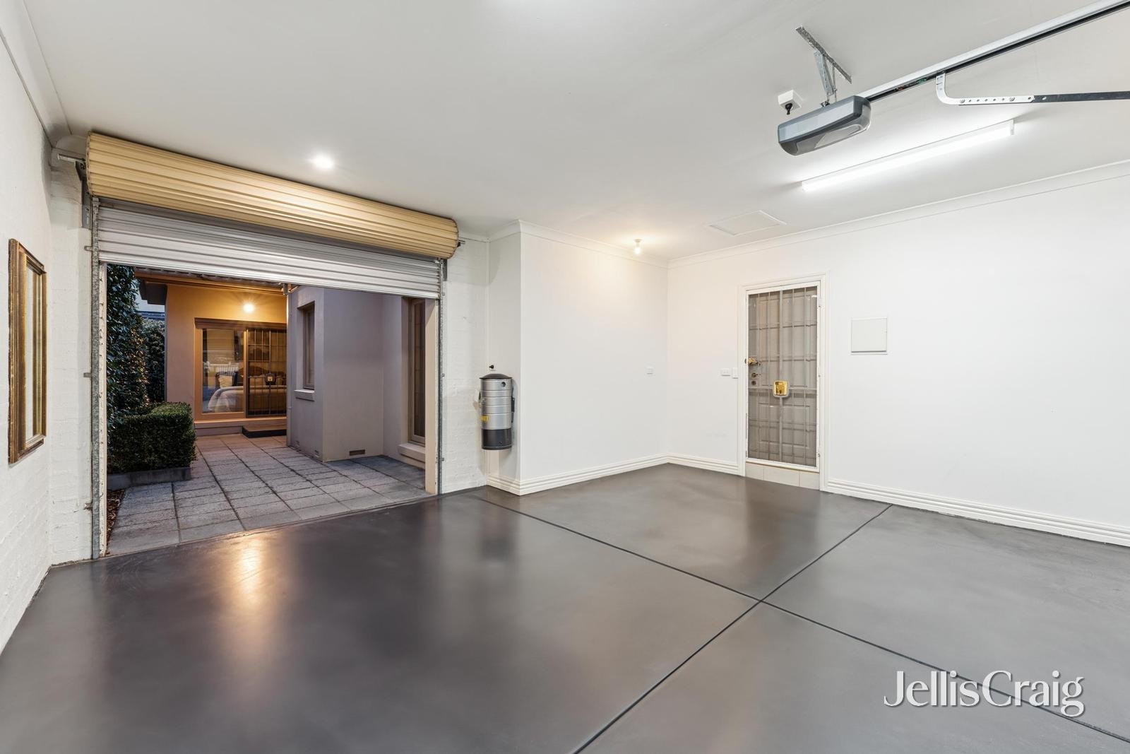 11 Augustus Rise, Templestowe image 12