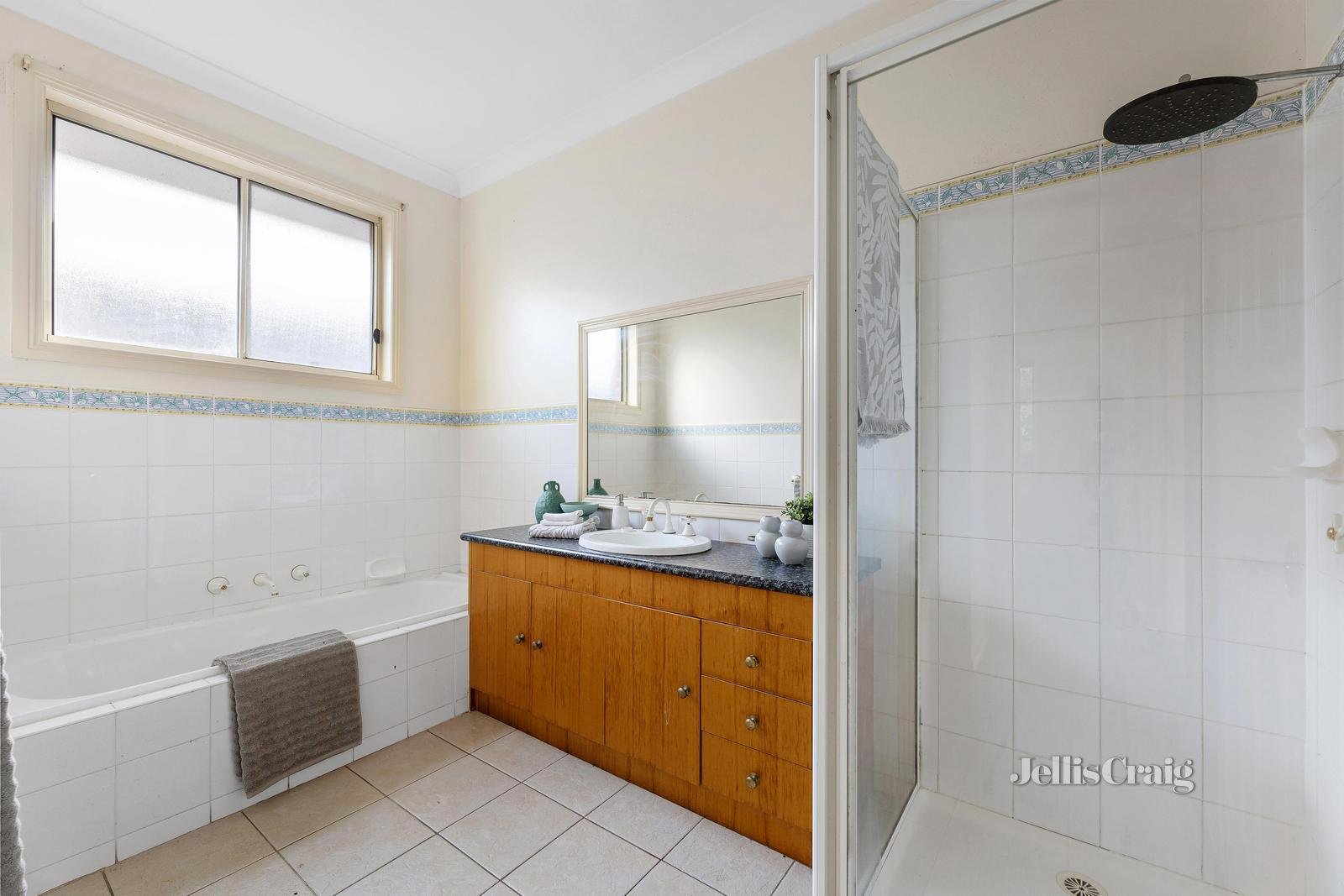 11 Avion Rise, South Morang image 9