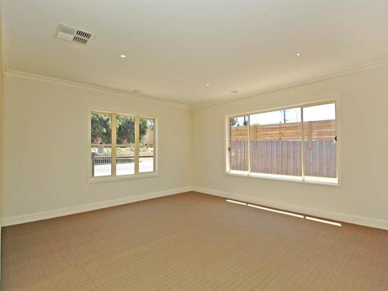 11 Bailey Street, Belmont image 6
