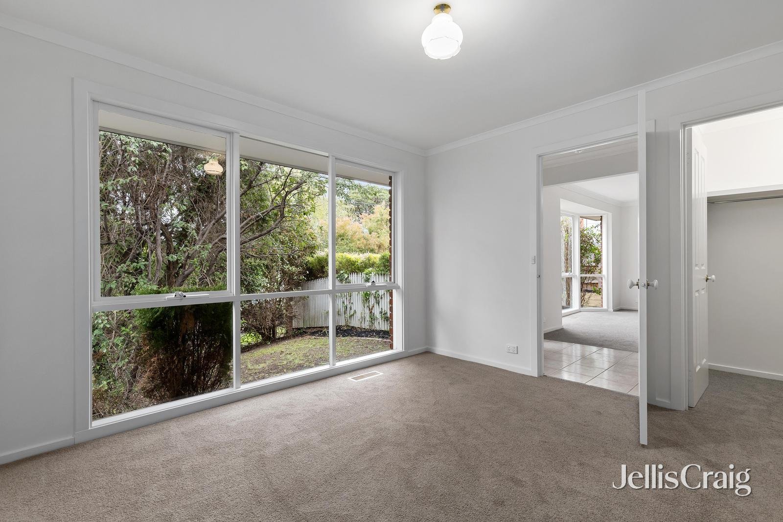 1/1 Baird Street North, Doncaster image 7