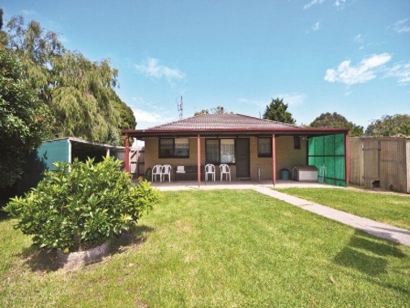 11 Bakewell Street, Cranbourne image 6