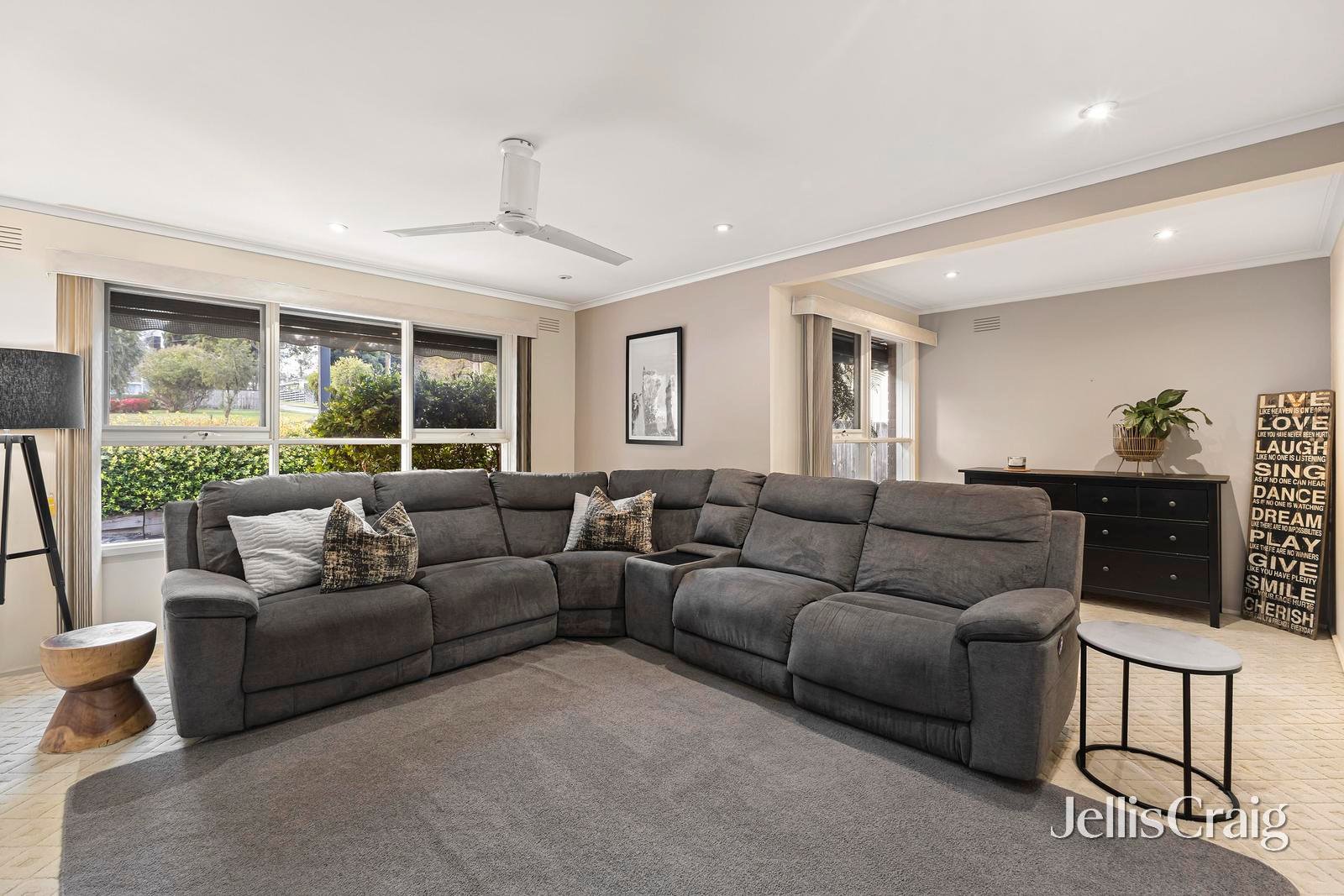 11 Ballantyne Crescent, Kilsyth image 2