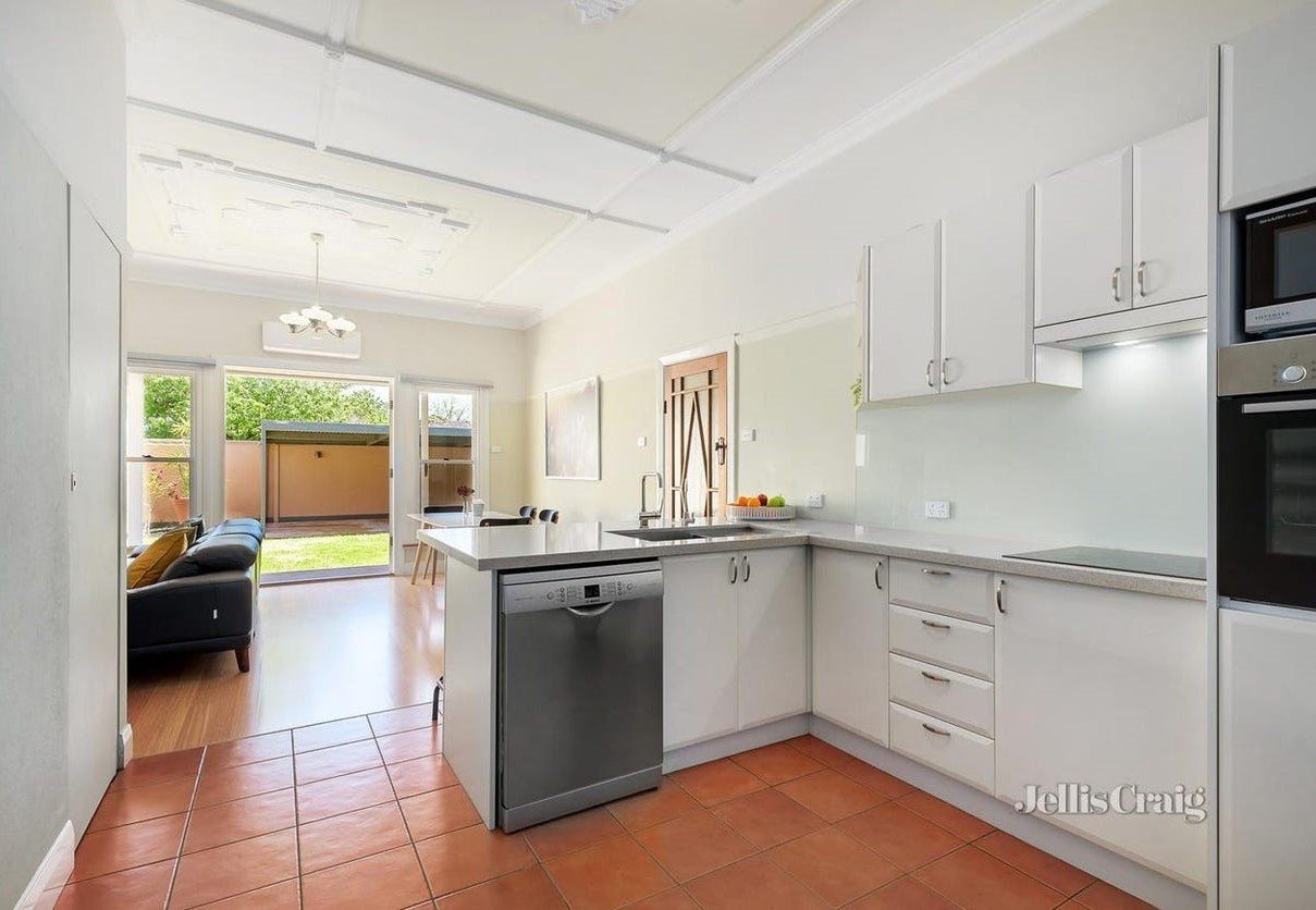 11 Barry Street, Bentleigh image 4