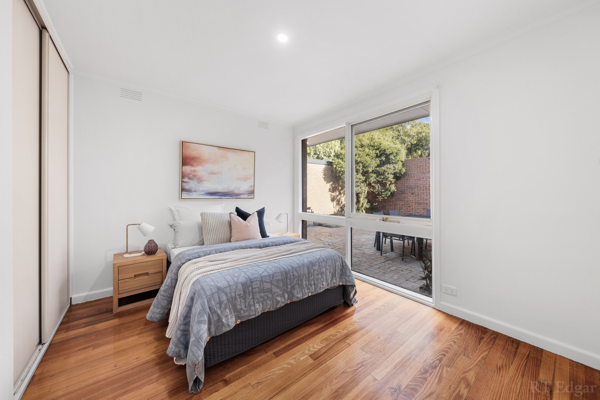 Property Gallery Thumbnail 9