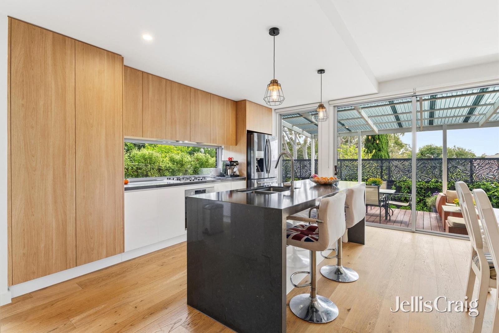 11 Bicton Street, Mount Waverley image 2