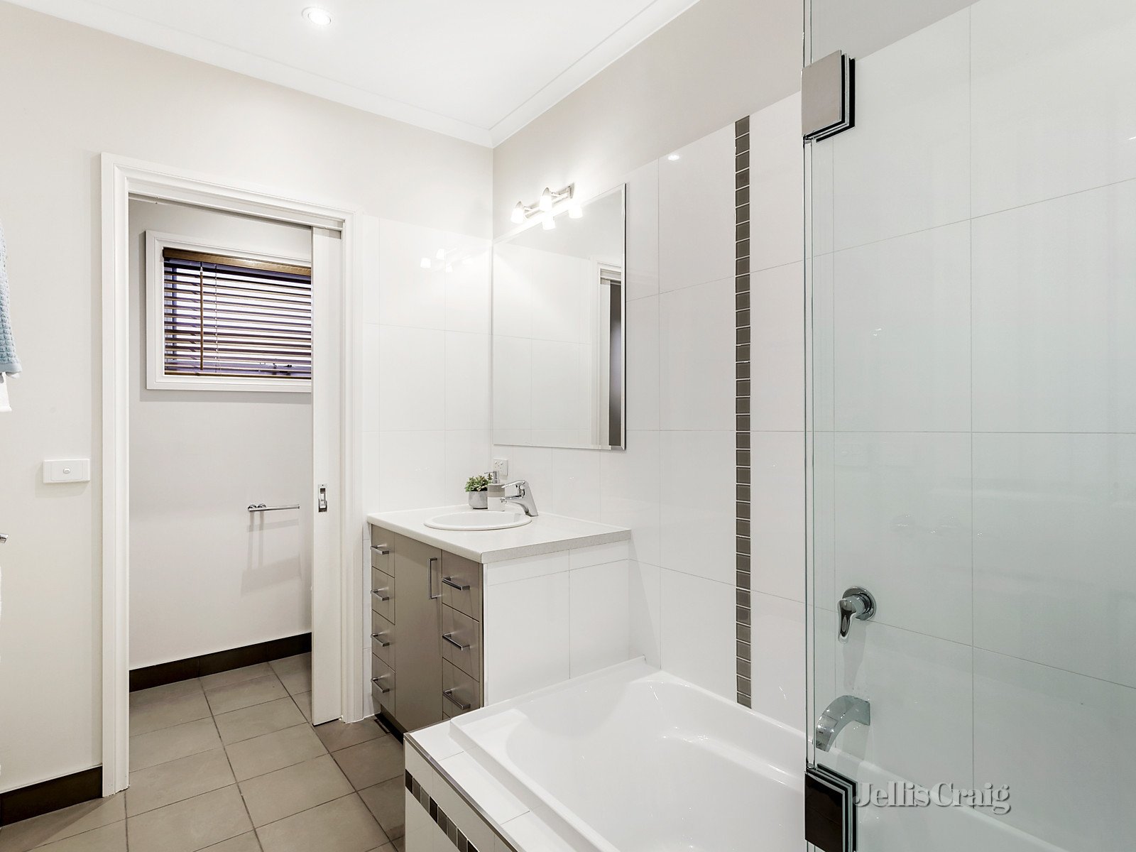 11 Blamey Street, Bentleigh East image 5