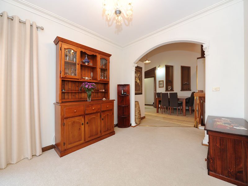 11 BLUEBERRY Road, Mooroolbark image 5