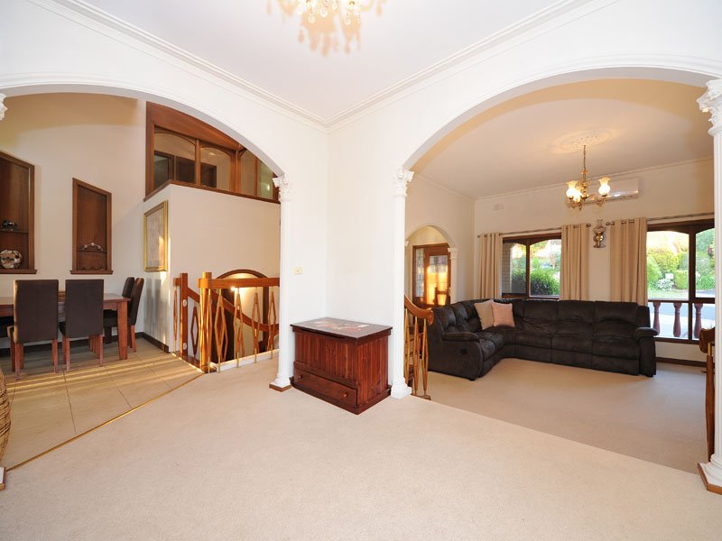 11 BLUEBERRY Road, Mooroolbark image 6