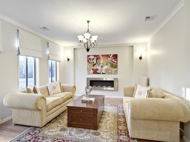 11 Bolinda Road, Balwyn North image 2