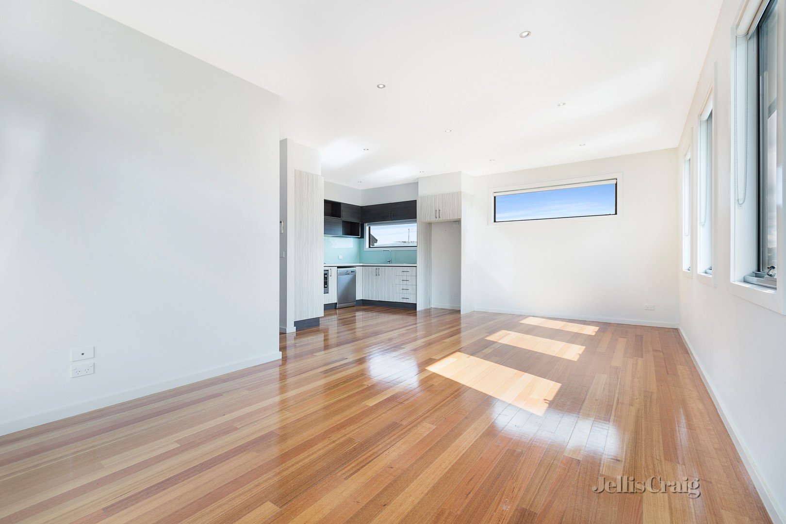 1/1 Bothwell Street, Pascoe Vale image 2