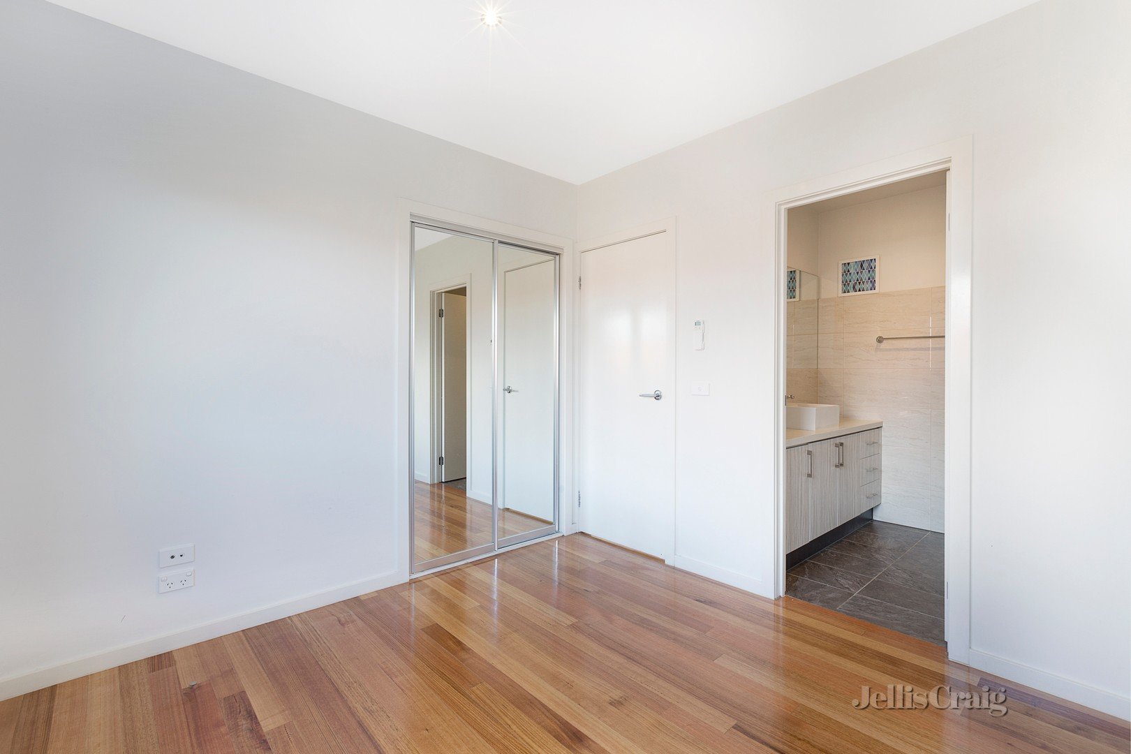 1/1 Bothwell Street, Pascoe Vale image 4