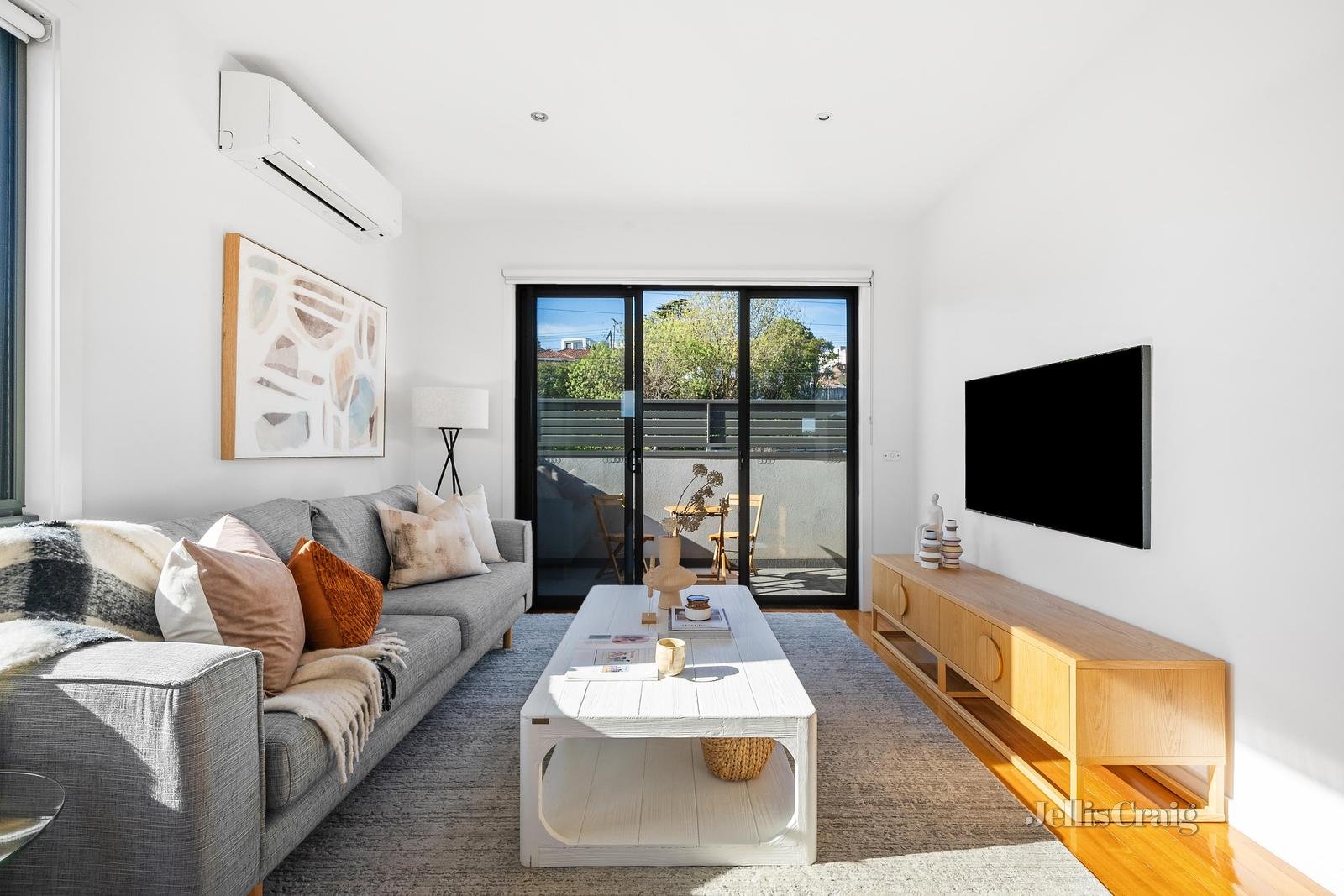 1/1 Bothwell Street, Pascoe Vale image 2