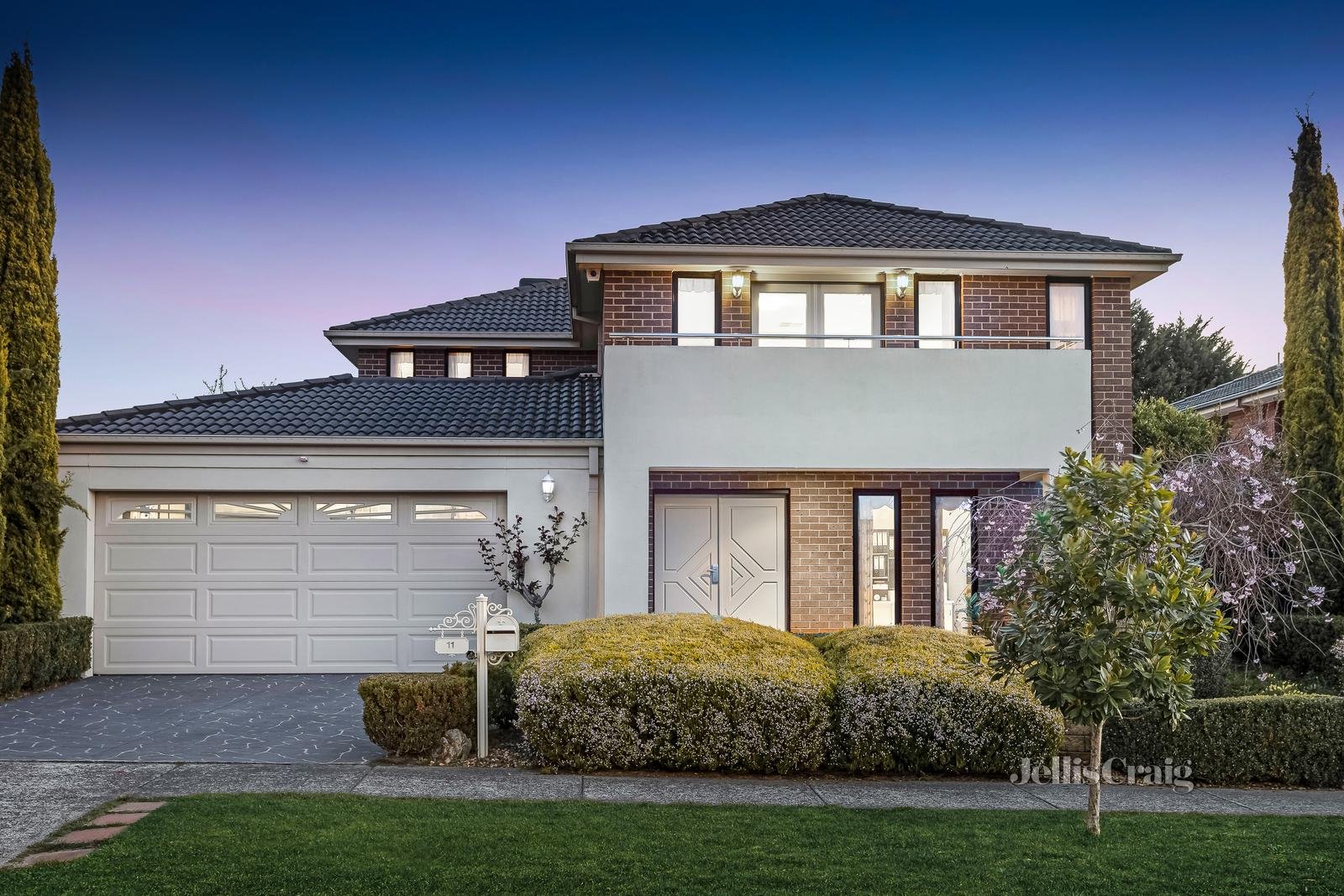 11 Braeburn Parade, Rowville image 1