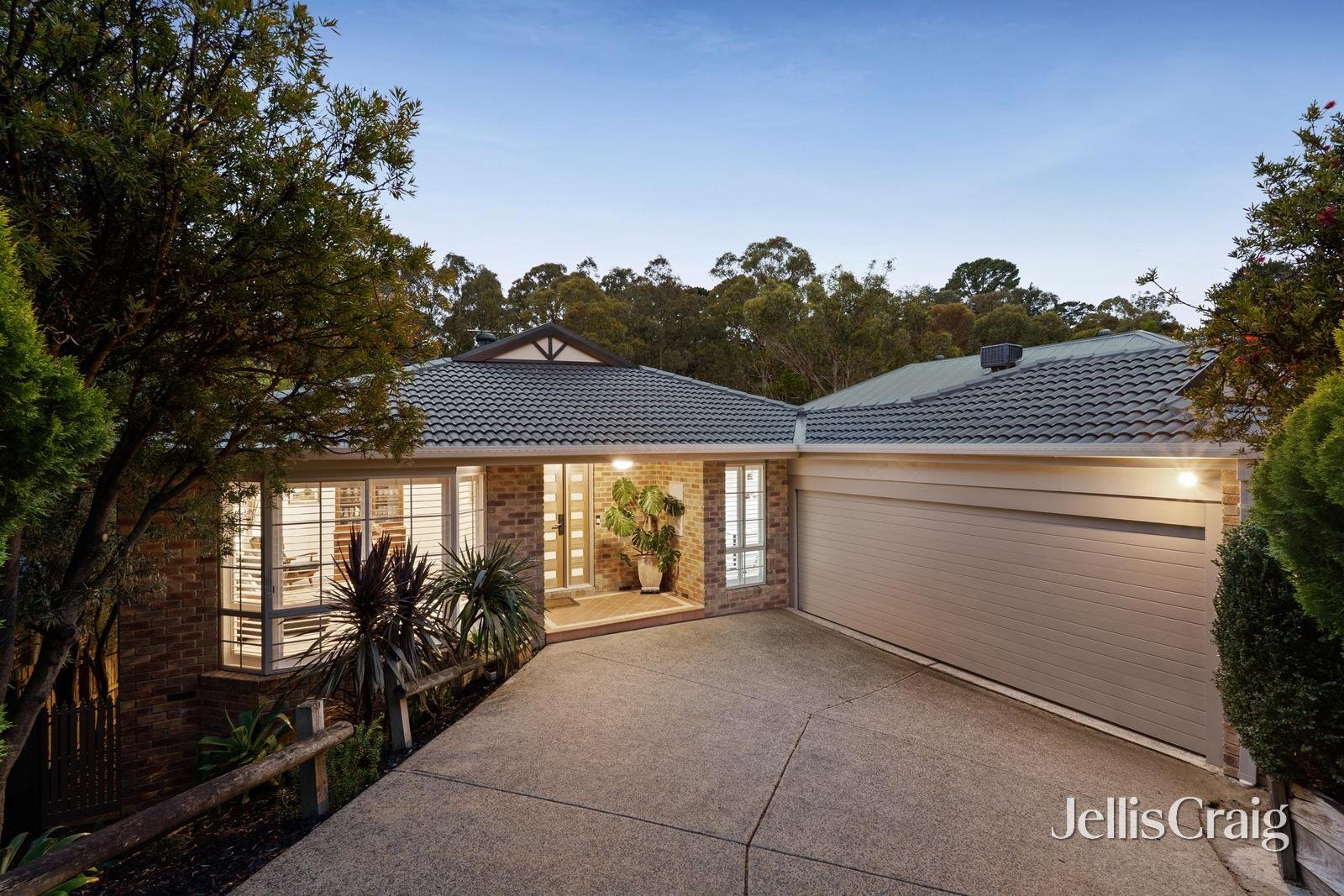 11 Bridget Court, Warranwood image 1
