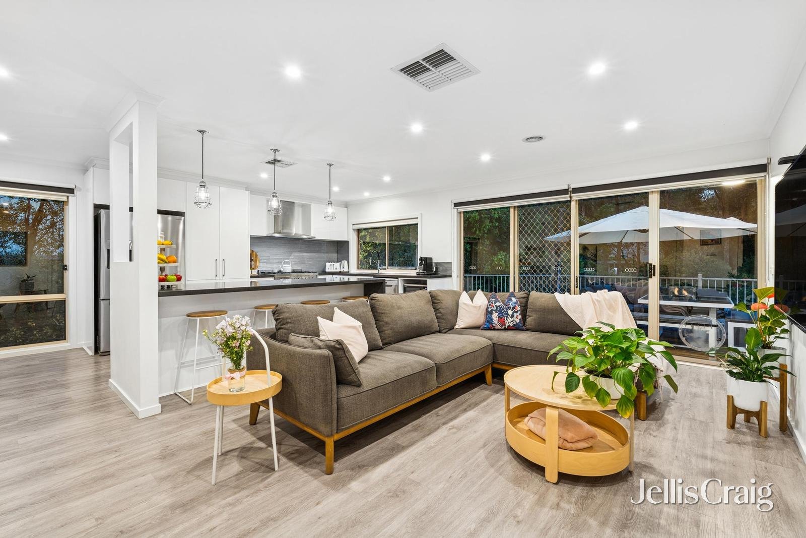 11 Bridget Court, Warranwood image 3