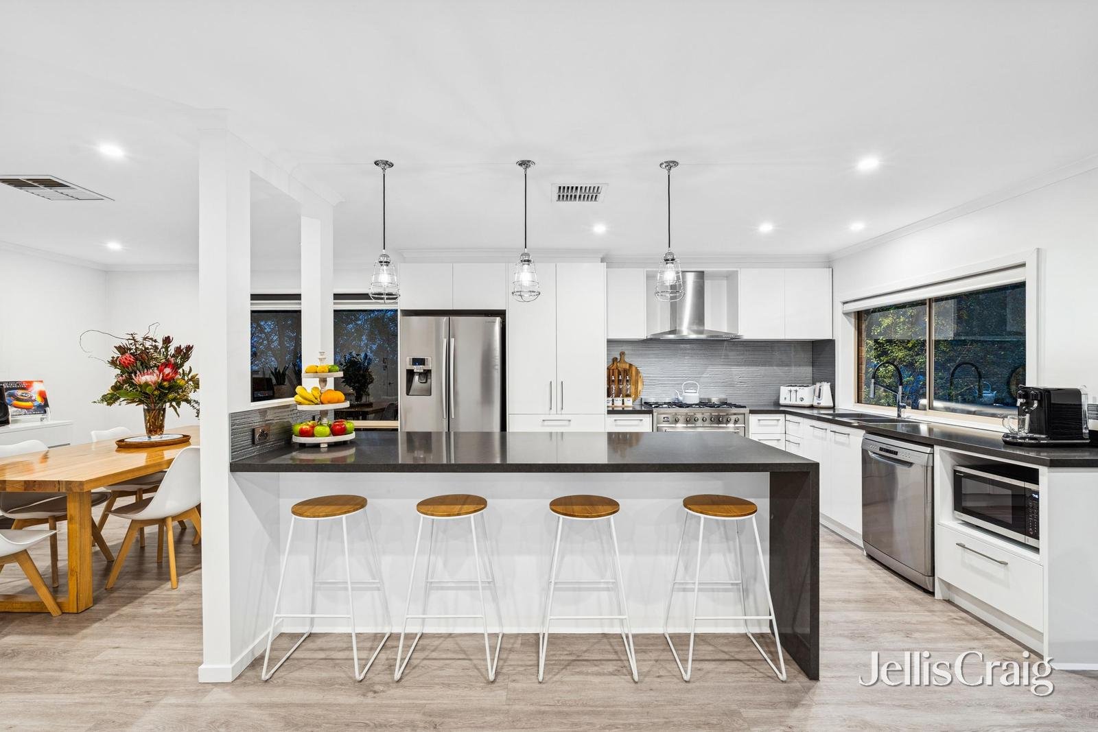 11 Bridget Court, Warranwood image 4