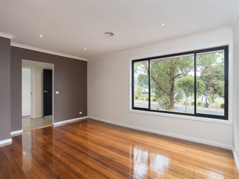 11 Bristol Court, Kilsyth image 3