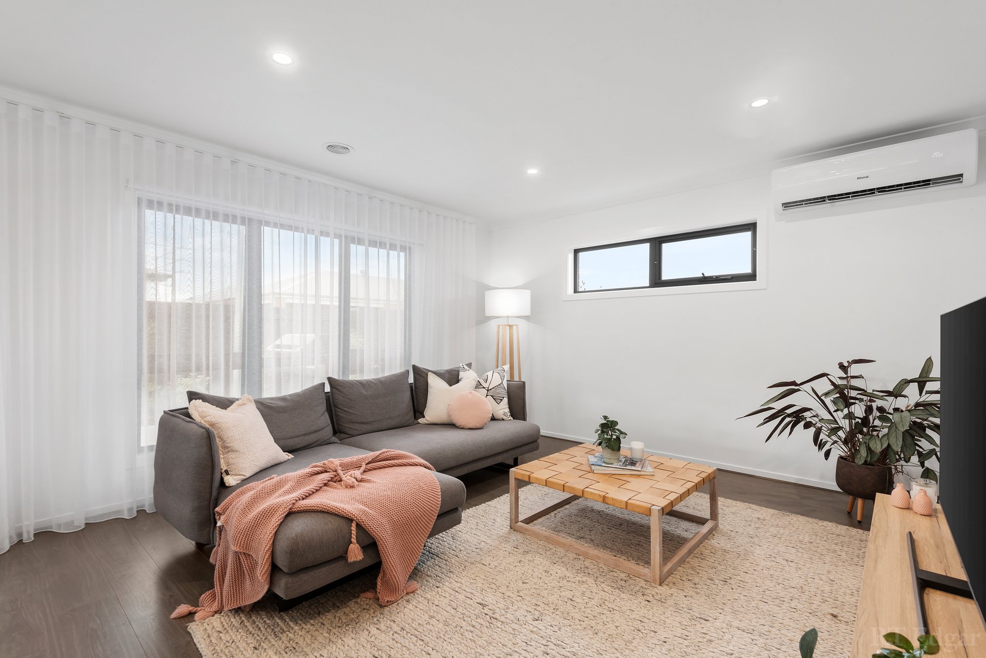 Property Gallery Thumbnail 9