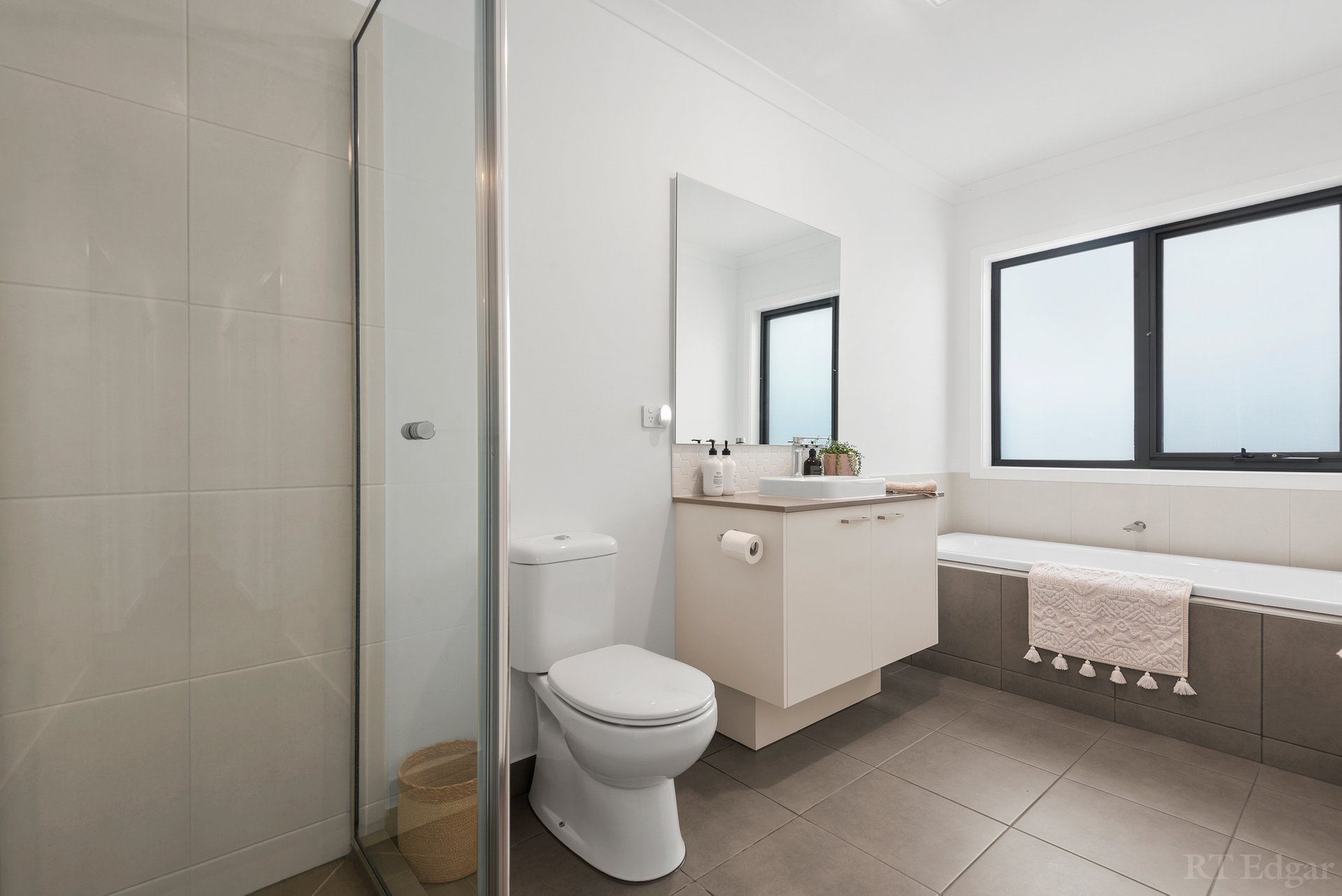 Property Gallery Thumbnail 12