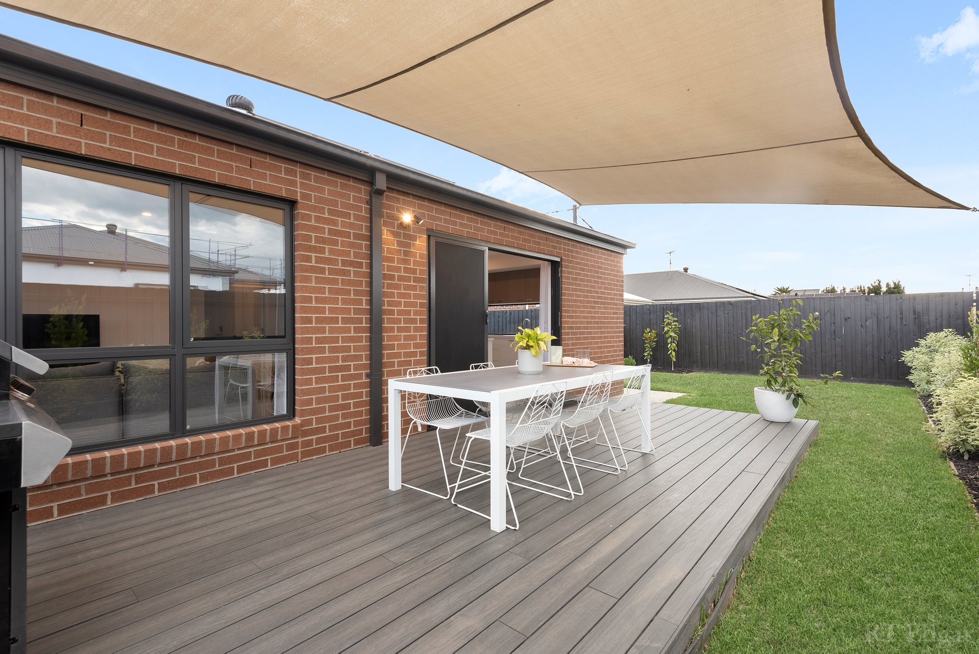 Property Gallery Thumbnail 17