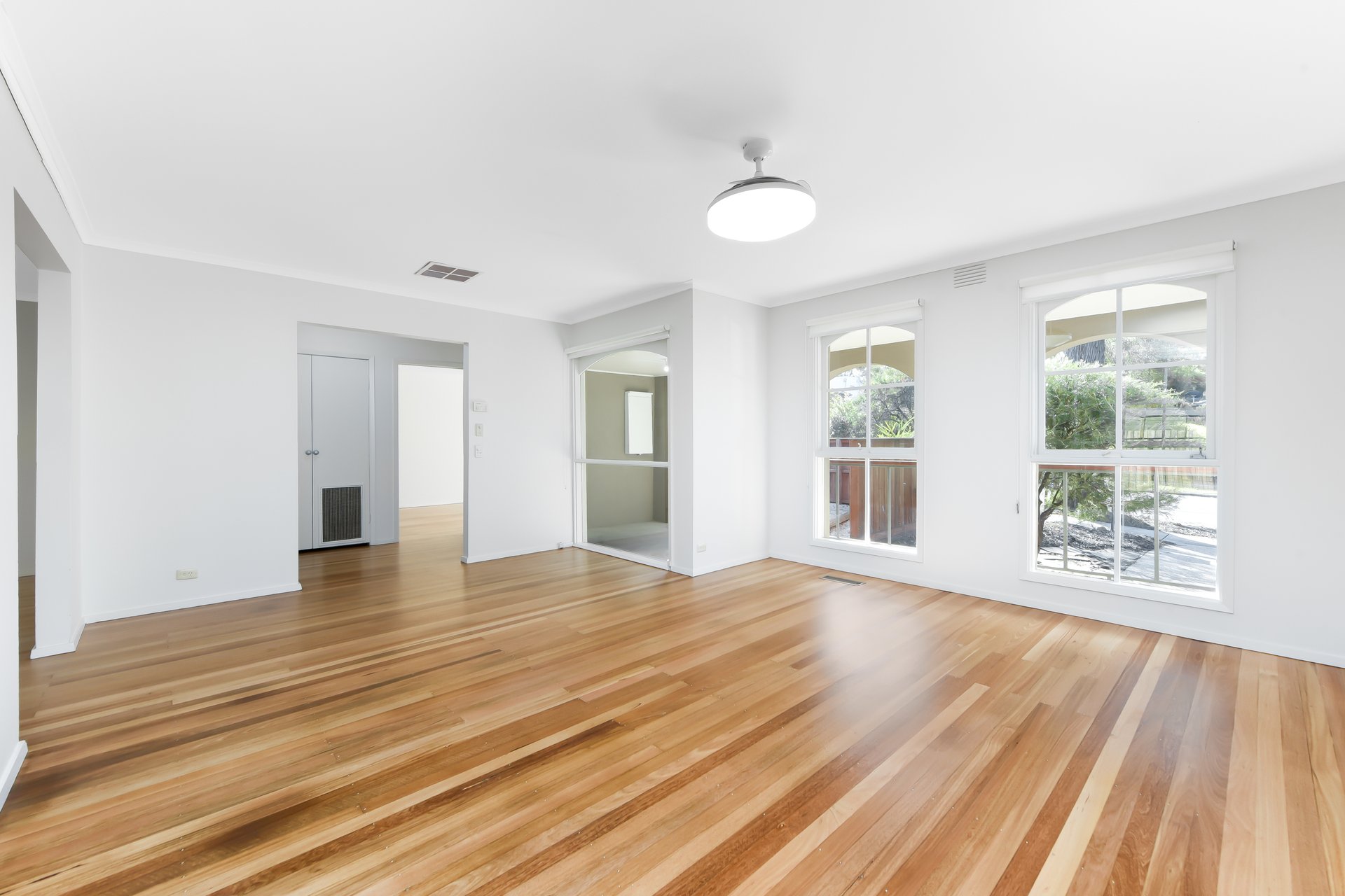 11 Burlington Crescent, Wantirna image 3