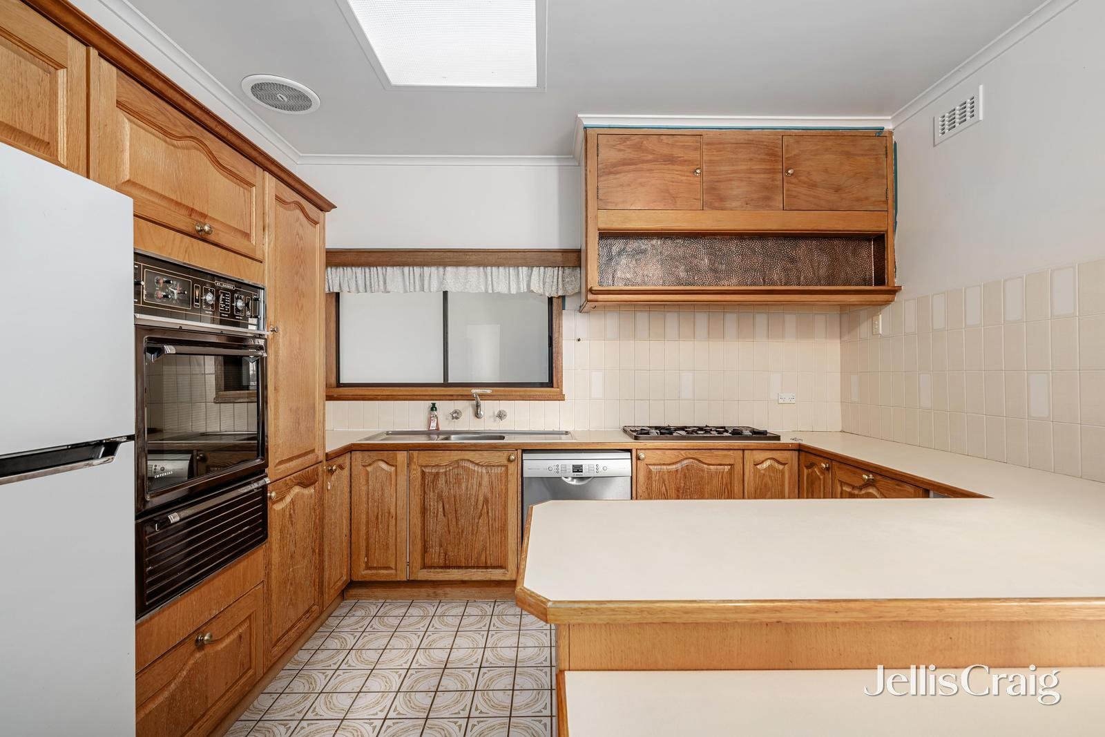 1/1 Carmel Avenue, Mount Waverley image 6
