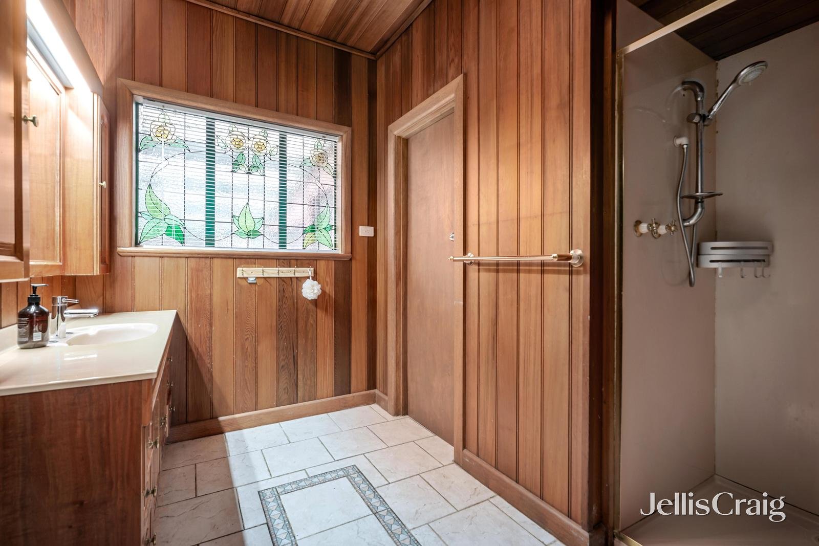 1/1 Carmel Avenue, Mount Waverley image 8