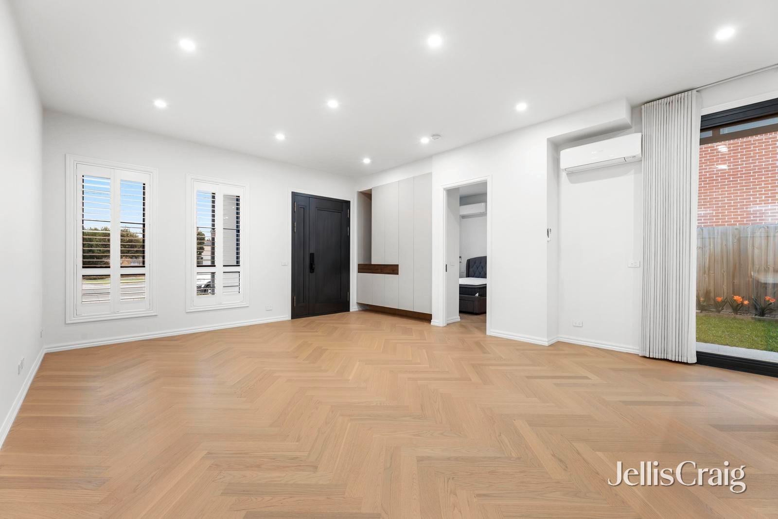 1/1 Carmichael Court, Glen&nbsp;Waverley image 5