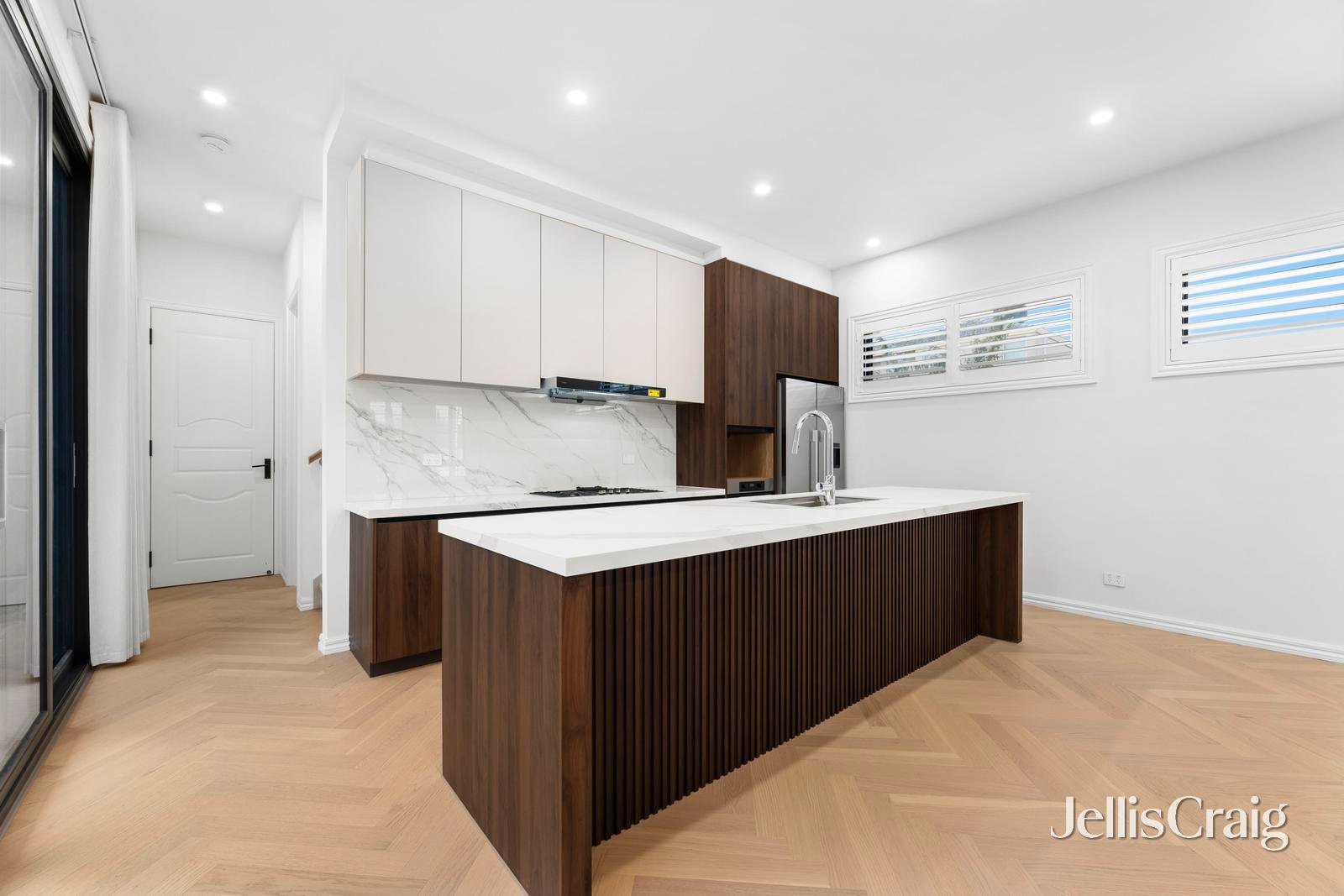 1/1 Carmichael Court, Glen&nbsp;Waverley image 3