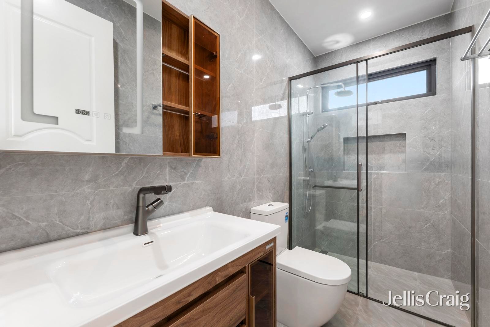 1/1 Carmichael Court, Glen&nbsp;Waverley image 6