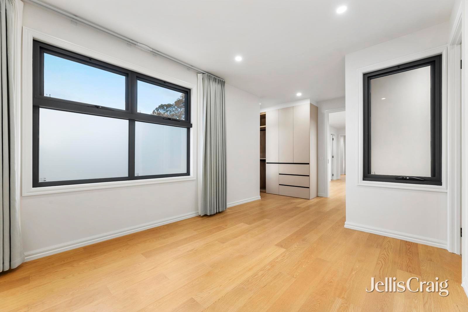 1/1 Carmichael Court, Glen&nbsp;Waverley image 8
