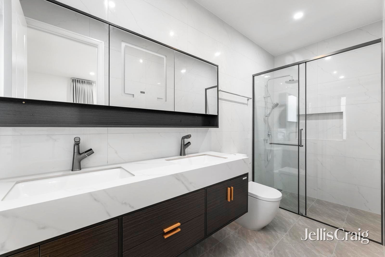 1/1 Carmichael Court, Glen&nbsp;Waverley image 9