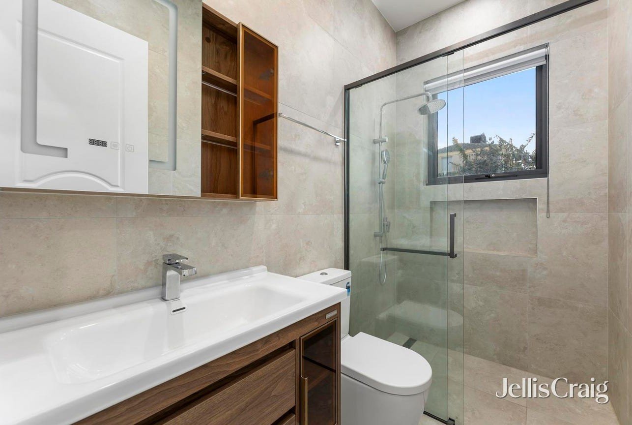 1/1 Carmichael Court, Glen&nbsp;Waverley image 11