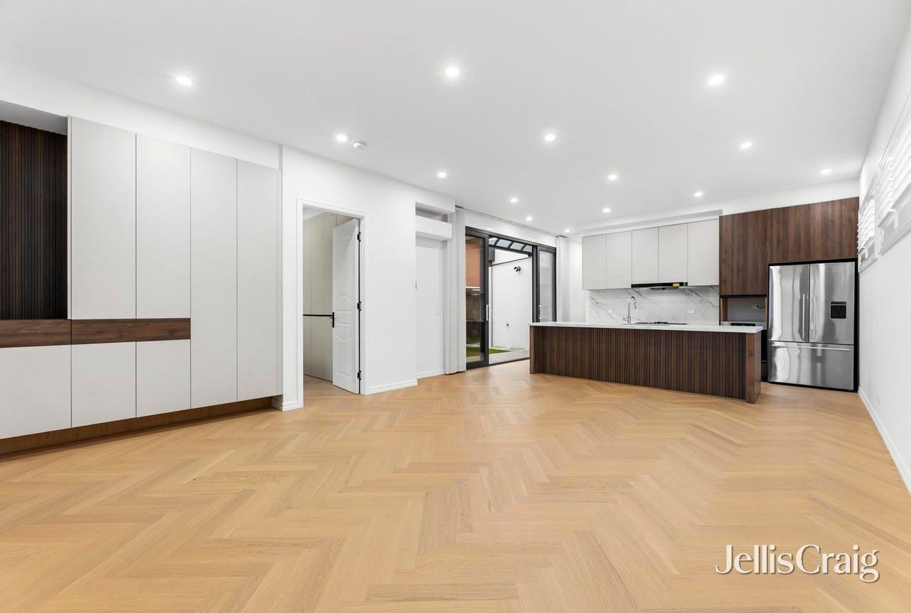 1/1 Carmichael Court, Glen&nbsp;Waverley image 2