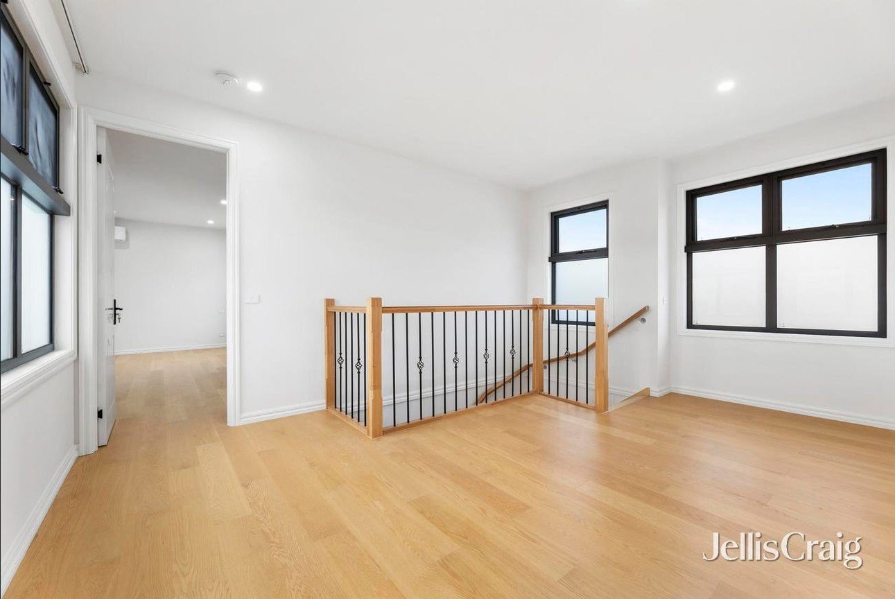 1/1 Carmichael Court, Glen&nbsp;Waverley image 6